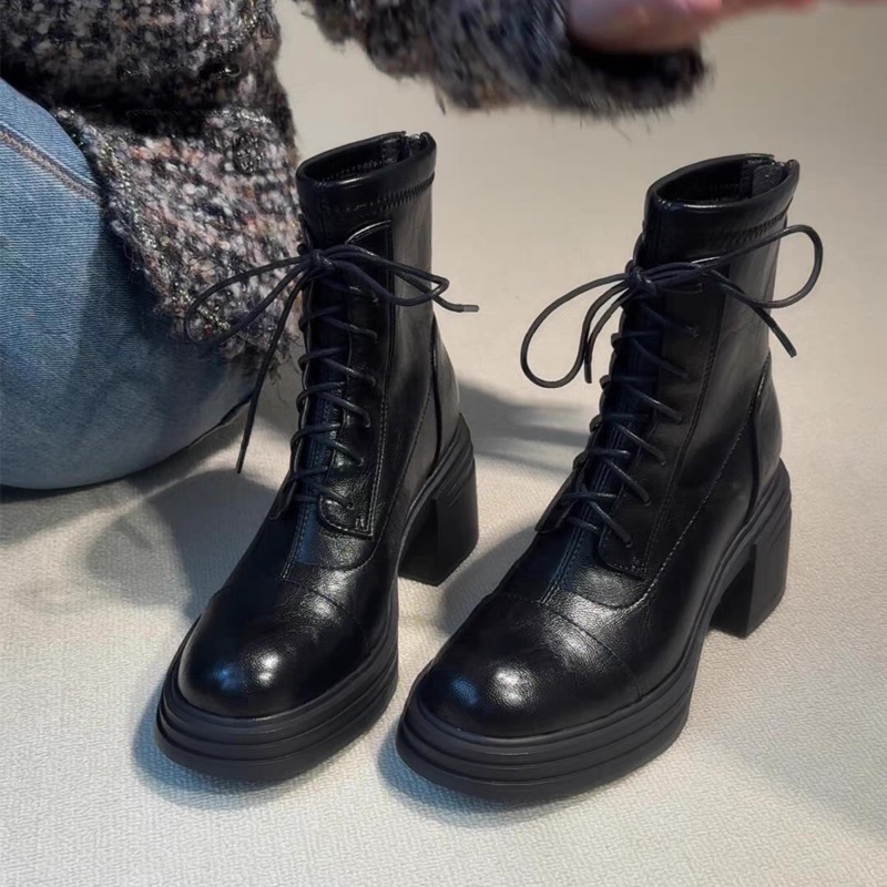 Soft Sole Booties - Stivaletti stringati da donna Nuovo punta