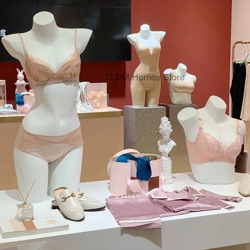Manichini per biancheria intim - Baby Clothing Store recensione e prezzo