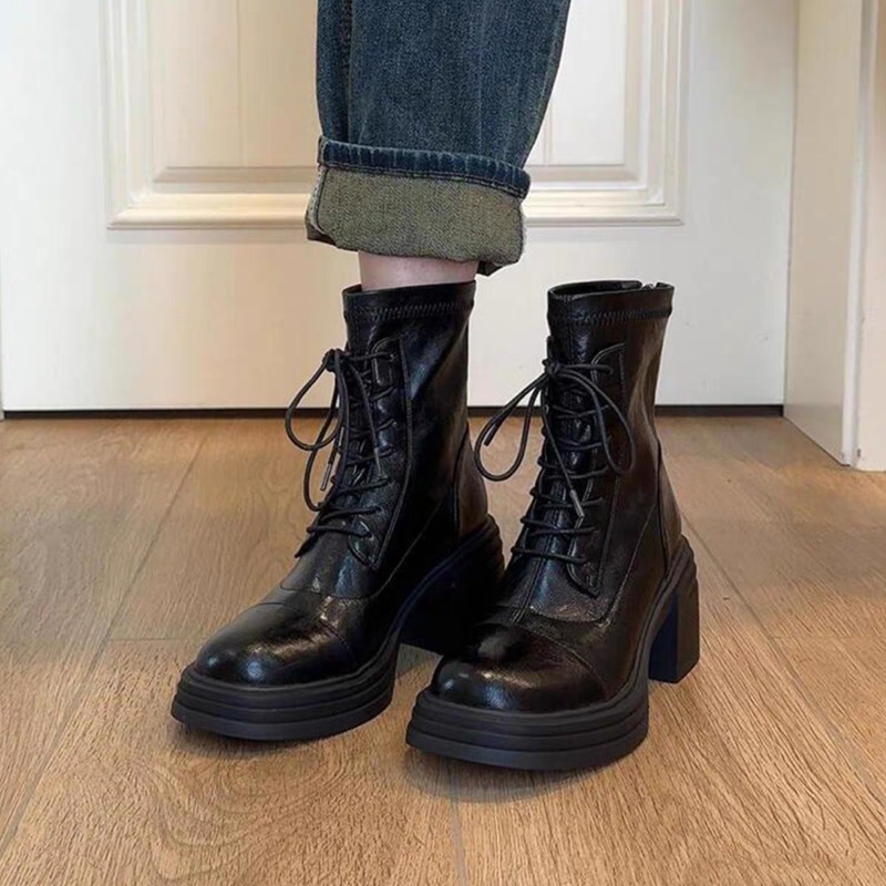 Stivaletti stringati da donna  - Soft Sole Booties recensione e prezzo