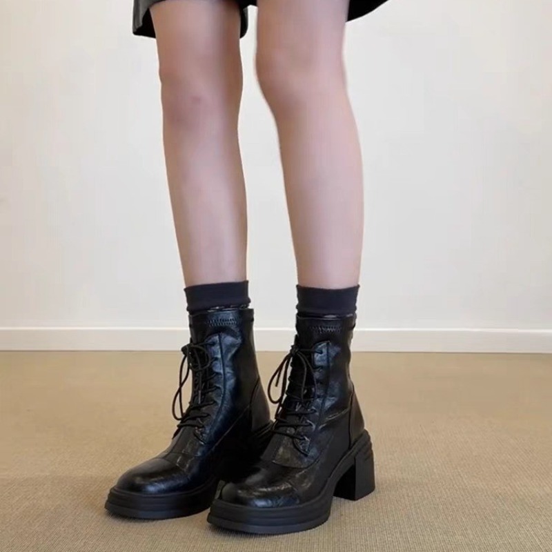 Stivaletti stringati da donna  - Soft Sole Booties recensione e prezzo